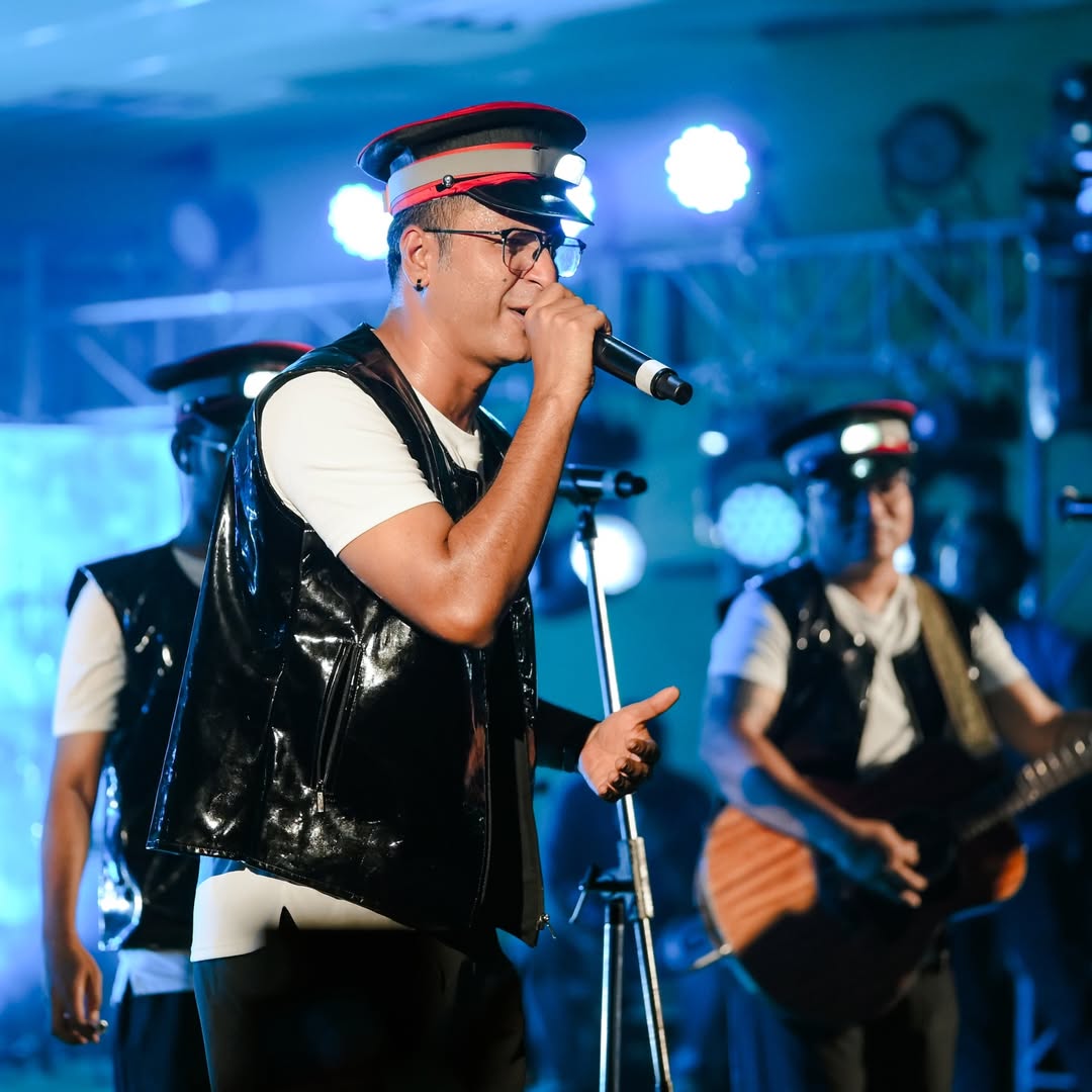 Hooligaanism live on stage